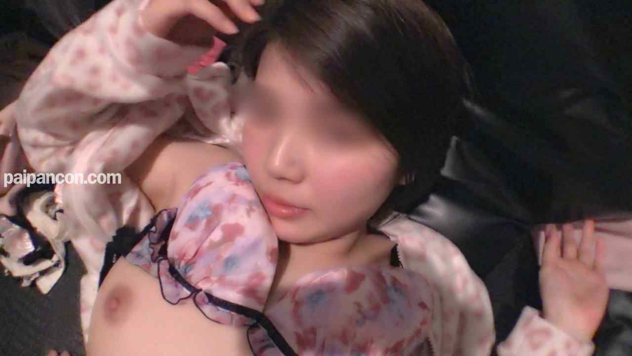 FC2-PPV-1088180 - 【無修正ｘ個人撮影】貧困女性・ネットカフェ難民の実態に迫る！ネカフェ在住のキャバ嬢にインタビューと偽ってエッチなことさせてもらった【＃ネカフェ難民】