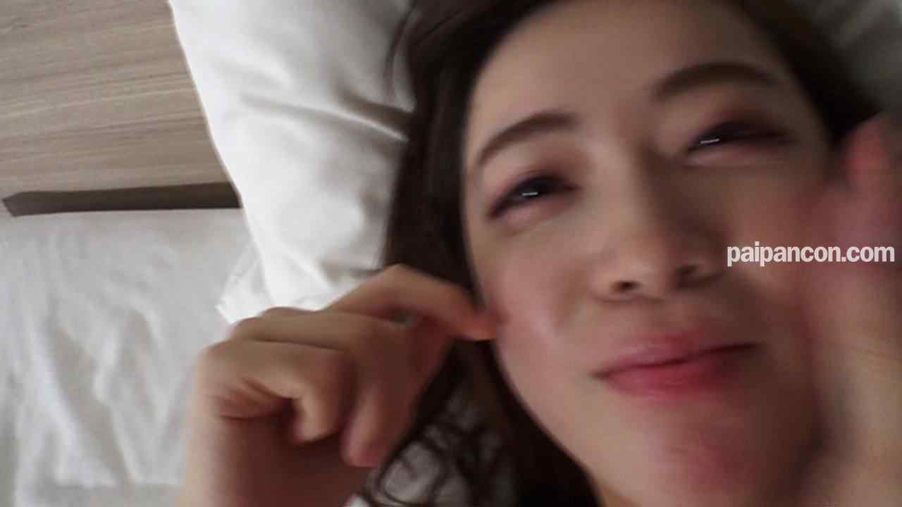 FC2-PPV-1350083 - オリジナル個人撮影♥まゆさん（22才）美容師♥恥じらいから一変・・・接吻だけでアソコは濡れ濡れ！汗ばみ、火照る全身♥ハメ動画 thumbnail_1.jpg