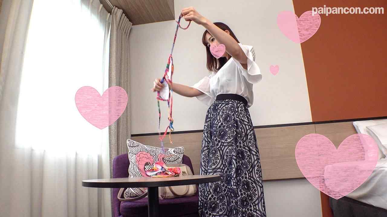 FC2-PPV-1549646 - 【人妻愛好家お墨付き！】新婚えろ乳ぷっくり乳輪ママさん26歳を寝取り種付け！自粛で頑張るママさんに水着モデルバイト！で釣って呼び出しオイルで感度倍増。生ちんぽで突かれて歓喜のアクメ。大量