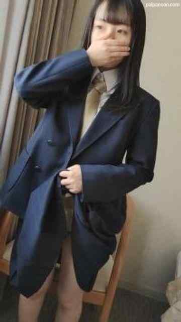FC2-PPV-1668475 - 【2003年生】色白黒髪ロングの優等生。先生の為、知らない男に犯され中に出され