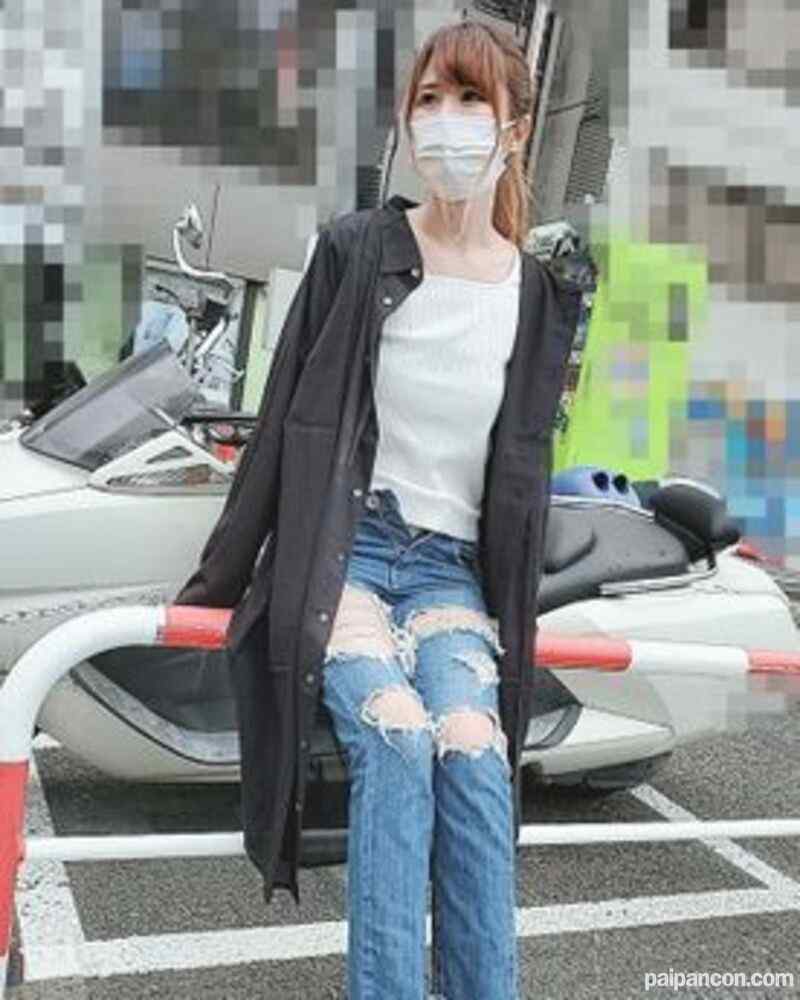 FC2-PPV-1814105 - 個数限定【無修正】ネイリストのギャル・パンツ脱いだら糸引く敏感まんこに中出し