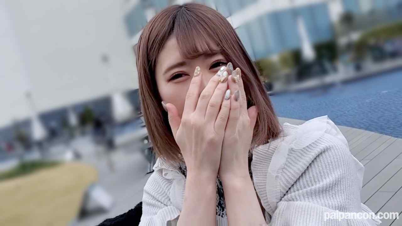 FC2-PPV-1898763 - 【初撮影】忘れ物を届けてくれた親切な巨乳カフェ店員に中出し！！