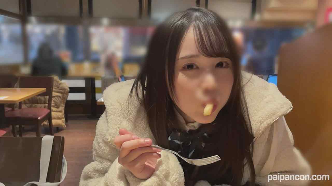 FC2-PPV-2769290 - ☆極薄ピンク乳首の色白18歳☆もちすべちゅるちゅるお肌をくんくんしながらおちんぽ生挿入☆激ピストン⇒中出し×２