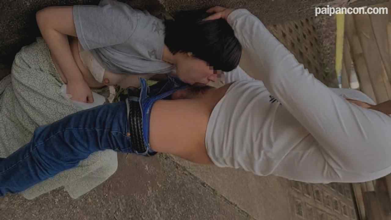 FC2-PPV-2930906 - 【個人】昼下がりの団地妻　想定外のデカチチを揉みまくる。まだ明るい時間に高架下で喉奥を犯し、子供のいる隣の部屋で他人棒で中出し。そのまま全裸でバルコニーに放り出してみました。