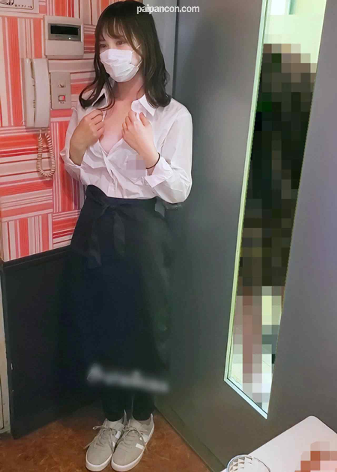 FC2-PPV-3132432 - 戸田恵○香似のJDカラオケ店でバイト中に中出し。