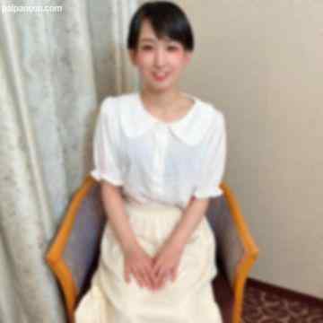 FC2-PPV-3200770 - ボーイッシュな音大１年生の18歳。色白スレンダーな未経験なカラダがイキまくり大量潮吹き。「中に出してぇ…！」と絶叫で敏感なマンコに大量中出しで絶頂。 cover.jpg