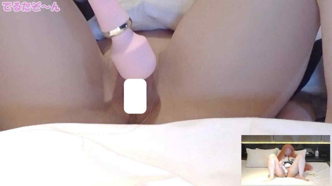 FC2-PPV-3508948 - 女子大生ビラビラ大きめちっぱい□りレイヤーさんがブル○カ ユズちゃんちょっぴりダサめおパンツでオナニー編【レビュー特典有り】