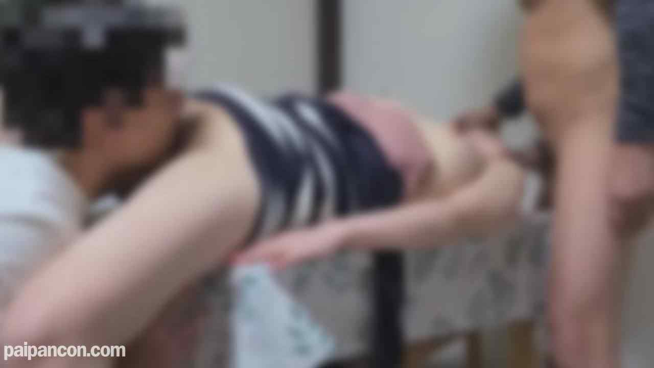 FC2-PPV-4277111 - 【個人】金欠で3Pを受け入れたスベ肌美乳の若妻。発情期に入ったのか目先に竿があれば無心で咥え、膣奥を突かれれば絶叫して喘ぐ。 thumbnail_4.jpg