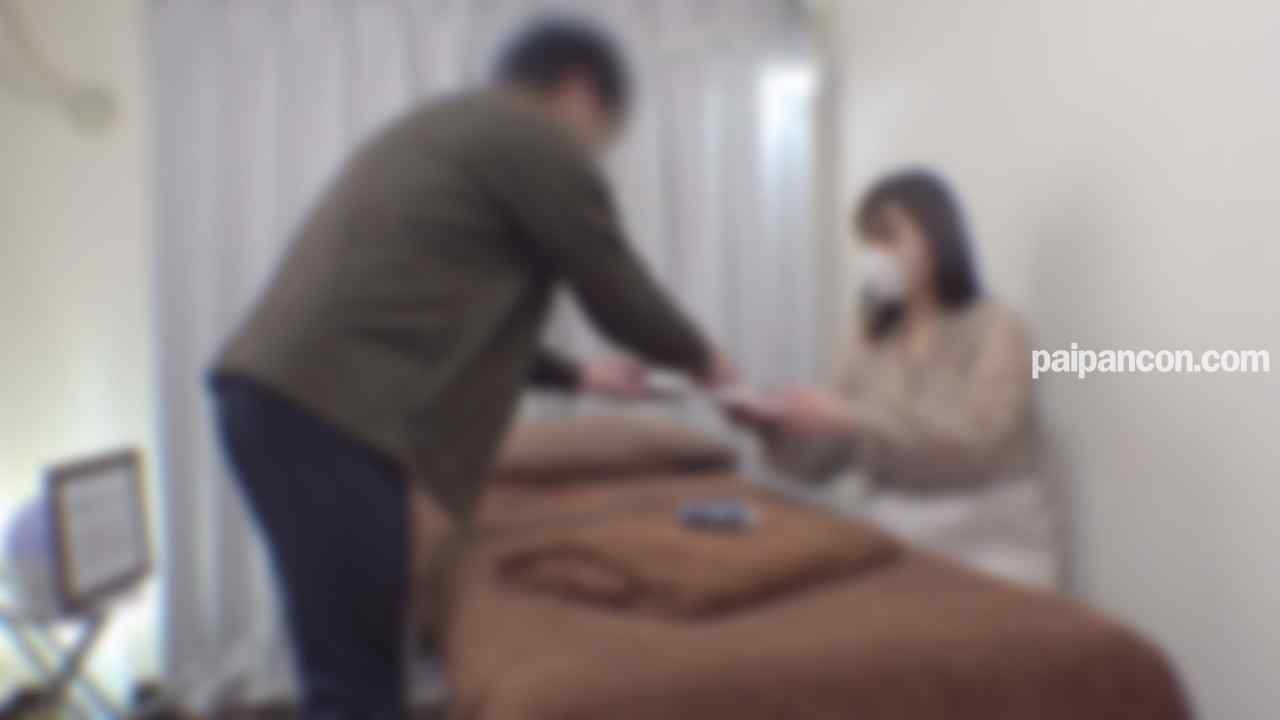 FC2-PPV-4670482 - 4/27日迄新作セール半額！【無/なまハメ】ご近所の****ストアで働いていらっしゃる、とても綺麗で艶っぽい奥様がセール期間中につき来店しました。 thumbnail_0.jpg