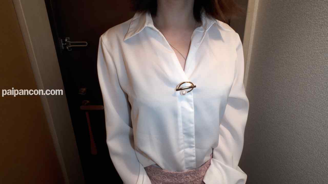 FC2-PPV-4713635 - 友達の奥さん翔子さん初めての貸出プレイ　石川〇〇選手に似てる綺麗な顔立ちをした奥様が洗ってない汗ばんだチ○ポを即尺　ヤリ部屋でも狭いおま○こへズボズボ挿入　お掃除フェラあり thumbnail_1.jpg