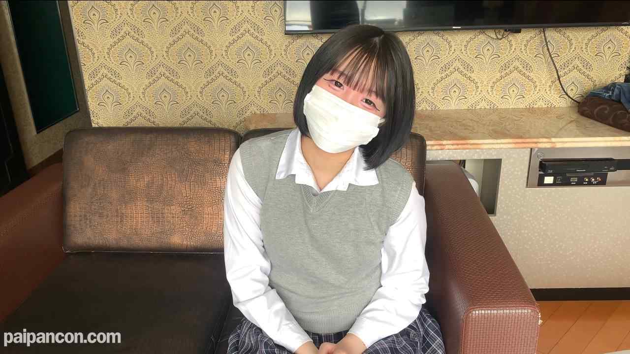 FC2-PPV-4716362 - 【無修正】　制服黒髪清楚なのにエロすぎる！　甘え上手な女の子に唾液飲ましてもらう代わりに、綺麗なピンクまんこに精液を膣に流し込む！ thumbnail_0.jpg