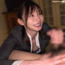 FC2-PPV-4754409 - 【特典付き】衝撃！変態現.役の美人コウ校教師が2本のチ●ポをしゃぶりまくる！そしてイキまくる！ cover.jpg