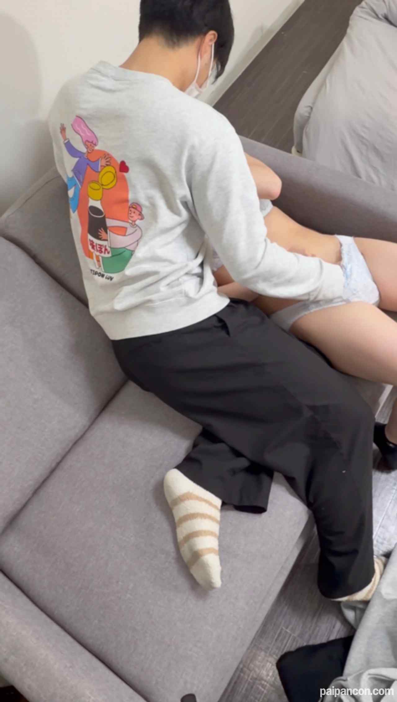 FC2-PPV-4887453 - 【人生初の3P】卒/業したての1/8歳経験人数もなんと2人！！そんな彼女がイケメンち⚫︎ぽで乱れる卒/業したばかりの18歳彼女。 thumbnail_0.jpg