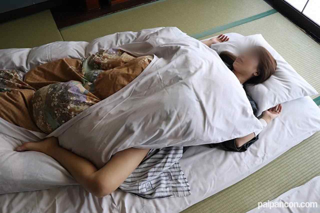 FC2-PPV-888147 - 【無碼ｘ個人攝影】人妻愛奴3號　不倫旅遊♪（後篇）穿著色色的浴衣讓我下體癢癢、忍不住調戲正在睡覺的3號【附高畫質特典影片】